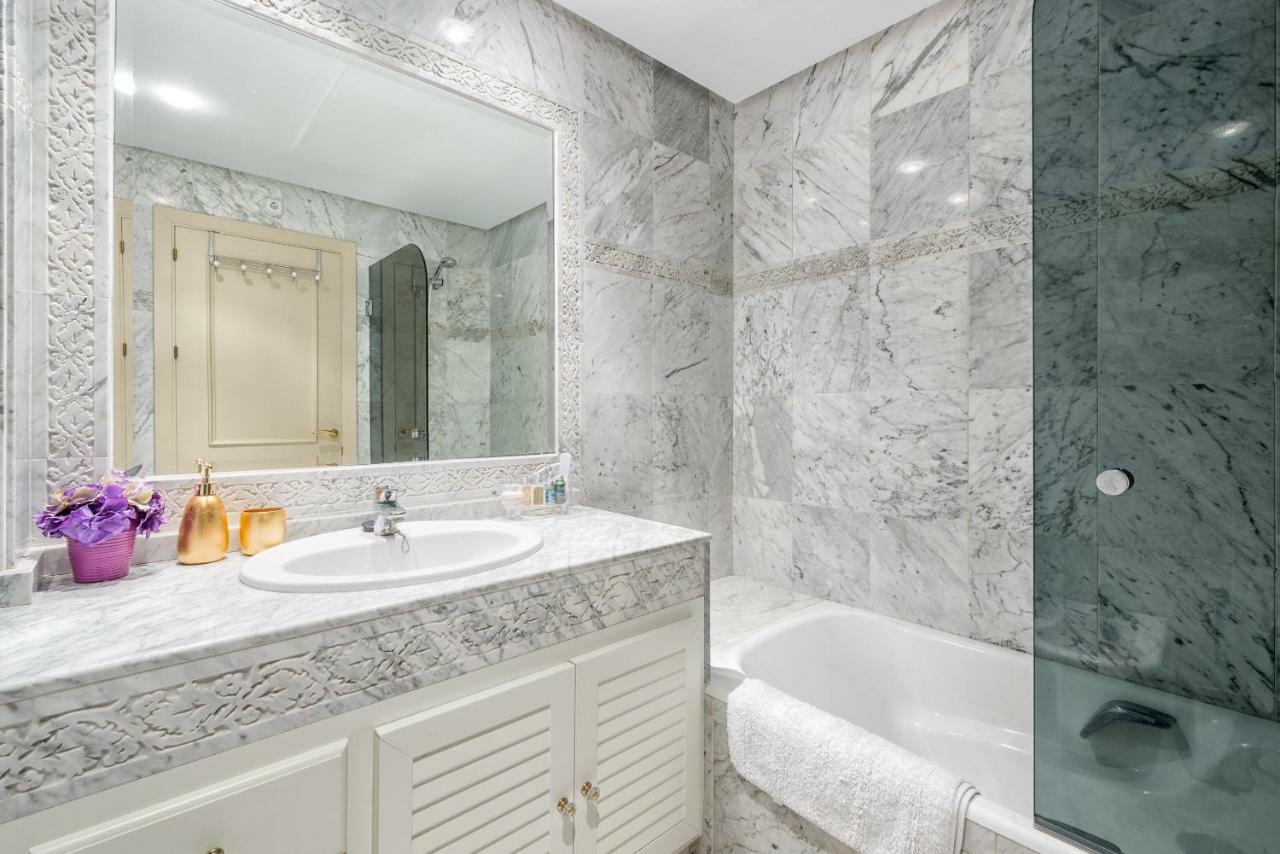 Wintowinrentals Luxury And Sea View Inside Puerto Marina Benalmadena Exterior photo